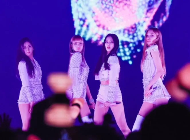 
					BLACKPINK. (ist)