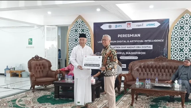 
					Ponpes Bahrul Maghfiroh Resmikan Laboratorium AI. (Shelly/VOJ)