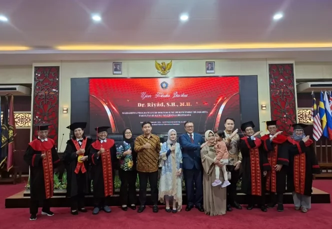 
					Ujian Terbuka Disertasi Dr Riyad SH MH. (Shelly/VOJ)