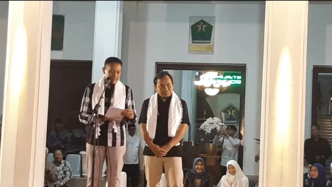 
					Wali Kota Malang saat penyambutan dengan didampingi Wakil Wali Kota Malang. (Shelly/VOJ)