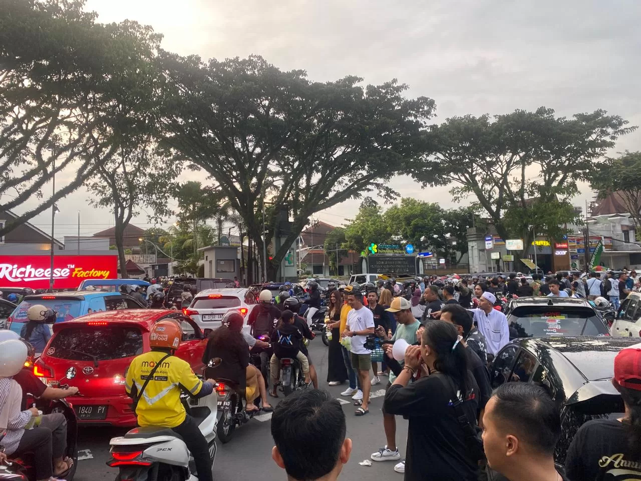 IMG-20250311-WA0013 Komunitas Otomotif Jazz Ge8 Gelar Bagi Takjil Gratis di Bulan Ramadan
