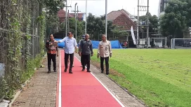 Wali Kota dan Wakil Wali Kota Malang tinjau venue Porprov di Stadion Gajayana Malang. (Shelly/VOJ)