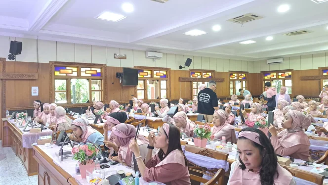 
					Beauty Class STIE Malangkuçeçwara Ajak Muslimah Tampil Cantik Sekaligus Percaya Diri