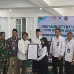 SPPG Ponpes Bahrul Maghfiroh Terima Sertifikat Halal