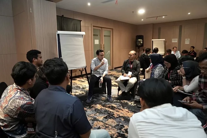 
					Kemenko PM) meluncurkan program strategis bertajuk Perintis Berdaya. Melalui program ini, pemerintah ingin memastikan peningkatan kualitas SDM dilakukan secara terstruktur, berkelanjutan, dan inklusif.