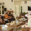 Forum diskusi bertajuk “Kemitraan Multisektoral Berbasis Interactive Governance dalam Pencegahan Pernikahan Dini” yang berlangsung di serambi belakang Pringgitan, rumah dinas Bupati Sugiri Sancoko. Foto : Kominfo Ponorogo