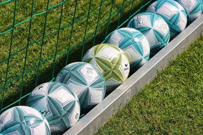 
					Atmosfer SUGBK Bikin Merinding! Ini Pengakuan Mengejutkan Pelatih Oxford United