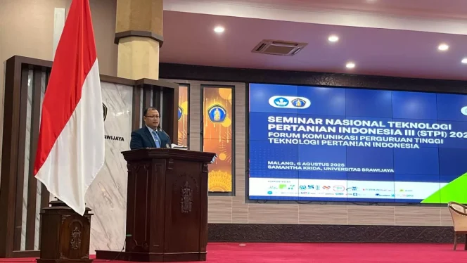
					Dekan Fakultas Teknologi Pertanian, Prof. Yusuf Hendrawan.