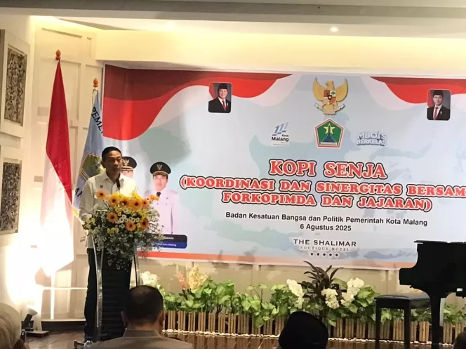 
					Wali Kota Malang Wahyu Hidayat saat memberi sambutan di KOPI SENJA. (Shelly/VOJ)