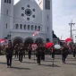 Gereja Katedral Ijen Peringati HUT ke-80 RI dengan Pelepasan 80 Balon dan Bakti Sosial