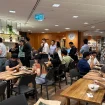 Di jantung hiruk pikuk Sydney CBD, tepat di 220 Pitt Street, berdiri sebuah ruang yang membuat siapa pun seolah pulang: Restoran Pandawa. Begitu melangkah masuk, aroma rempah Nusantara menyambut hangat, seakan menggamit kenangan tentang tanah air yang jauh di mata, tapi dekat di rasa.