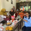 Kunjungan tim SPPG Babat Jerawat ke rumah siswa SDN Pakal 1, Danes, di Surabaya, Kamis (5/2/2026).