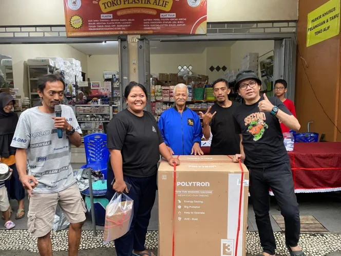 
					Penutupan Meriah Pasar Takjil Ketawanggede, Kupon Belanja Berbuah Rice Cooker hingga Mesin Cuci
