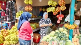 Aktivitas pelaku UMKM binaan dan pedagang sektor produktif di wilayah Batu yang menjadi bagian dari penerima manfaat penyaluran Kredit Usaha Rakyat (KUR) BRI hingga April 2026.