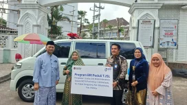 Penyerahan bantuan satu unit ambulance dari BRI Branch Office Malang Martadinata kepada Pondok Pesantren An Nur 2 Al Murtadlo Bululawang, Kabupaten Malang. Bantuan melalui Program BRI Peduli TJSL tersebut diharapkan dapat mendukung layanan kesehatan dan kebutuhan darurat bagi ribuan santri di lingkungan pondok pesantren.