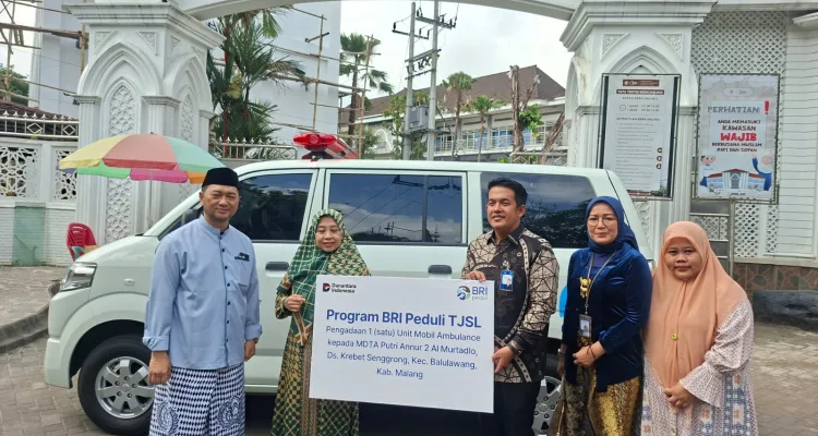 Perkuat Fasilitas Kesehatan Pesantren, BRI Salurkan Ambulance ke An Nur 2 Bululawang