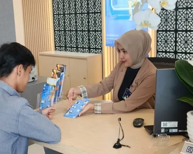 
					Layanan Tabungan Emas BRImo memudahkan masyarakat berinvestasi secara digital dengan nominal terjangkau. Selain praktis, transaksi dapat dilakukan secara real time melalui aplikasi sehingga mendukung kebiasaan investasi jangka panjang.