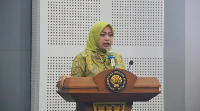 Prof. Dr. Puji Handayati, S.E., M.M., Ak., C.A., C.M.A.

Guru Besar Ilmu Manajemen Ekonomi, Fakultas Ekonomi dan Bisnis (FEB) UM