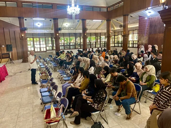 
					Pembekalan Wisudawan STIE Malangkucecwara: Lulusan Harus Kuasai Kompetensi, Bukan Sekadar Mengantongi Ijazah