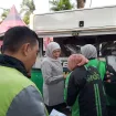 Foto: Gubernur Jatim, Khofifah Indar Parawansa saat meninjau program pembebasan pajak motor ojol di Kota Malang