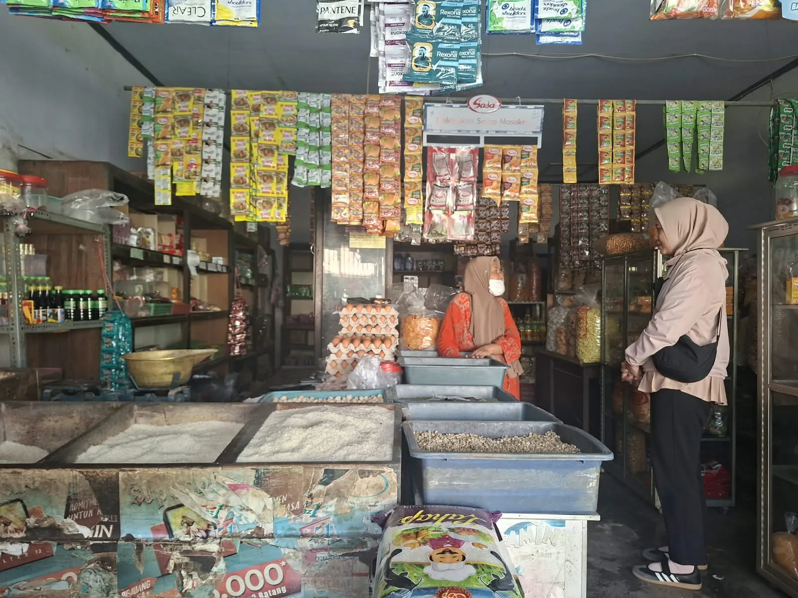 Berawal dari Toko Sembako, KUR dan Pendampingan BRI Tulungagung Bantu Triningsih Kembangkan Usaha