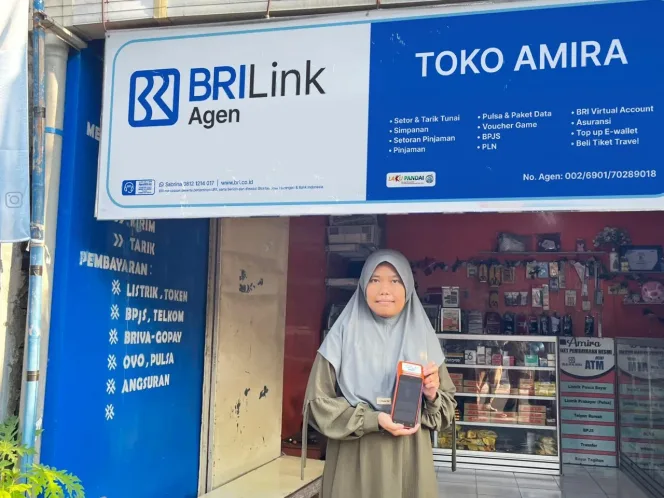 
					Satu Dekade Bersama BRI, Dwi Astuti Kembangkan Usaha dan Layani Masyarakat Lewat BRILink Agen di Kediri