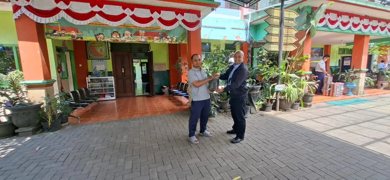 17 Bibit Pohon Produktif BRI Jadi Media Belajar Lingkungan bagi Siswa di Kota Malang