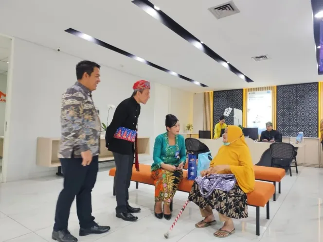 
					Rayakan Hari Pelanggan Nasional, BRI Malang Marthadinata Sapa Nasabah Lebih Dekat