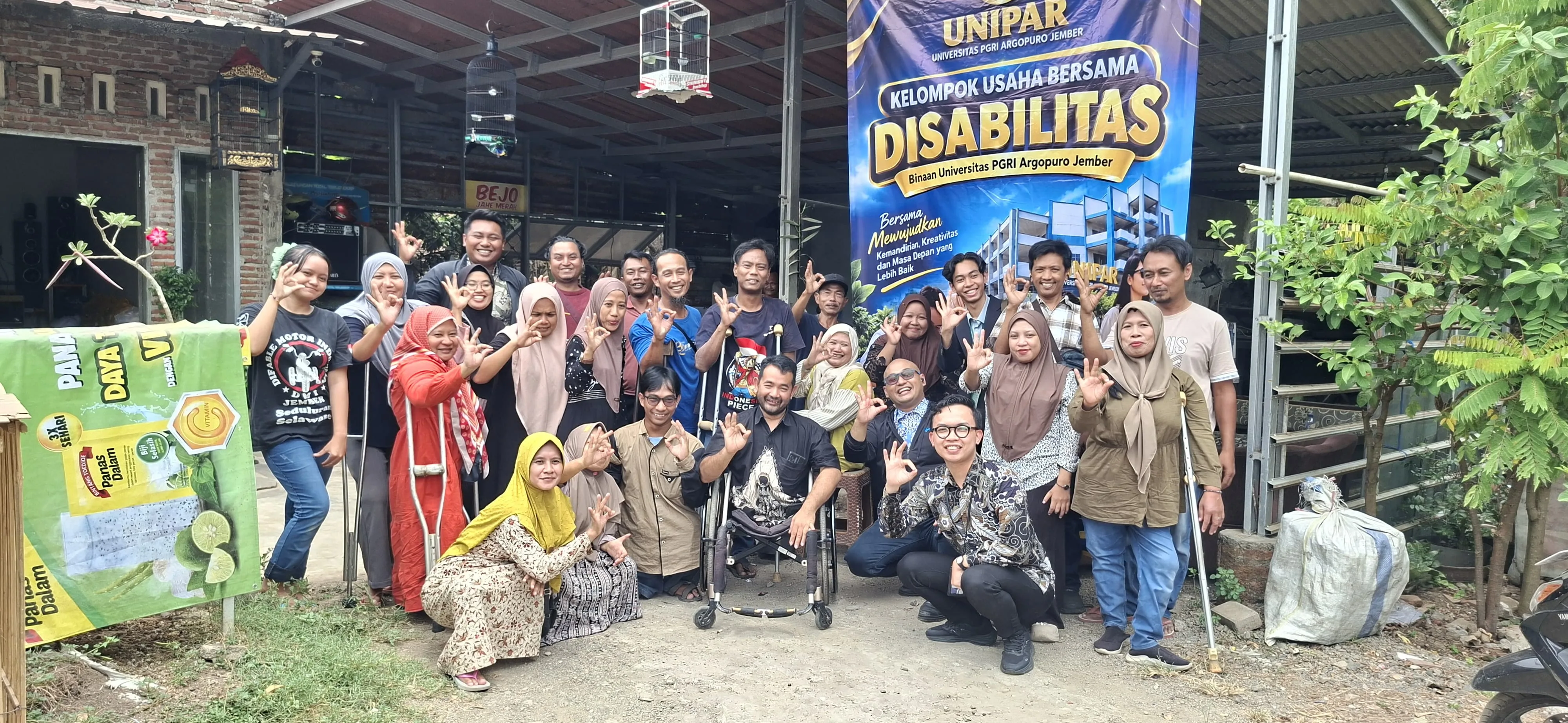 BRI Region 13 Malang Salurkan 74 Barang untuk Dukung Wirausaha Mahasiswa Disabilitas UNIPAR Jember